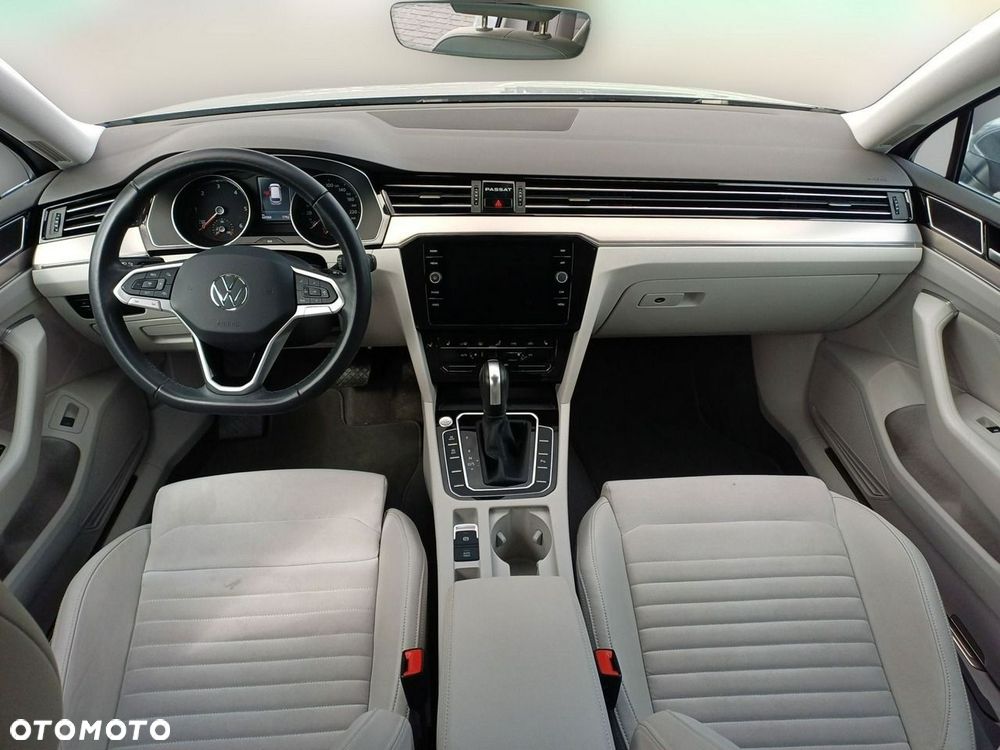 Volkswagen Passat - 17