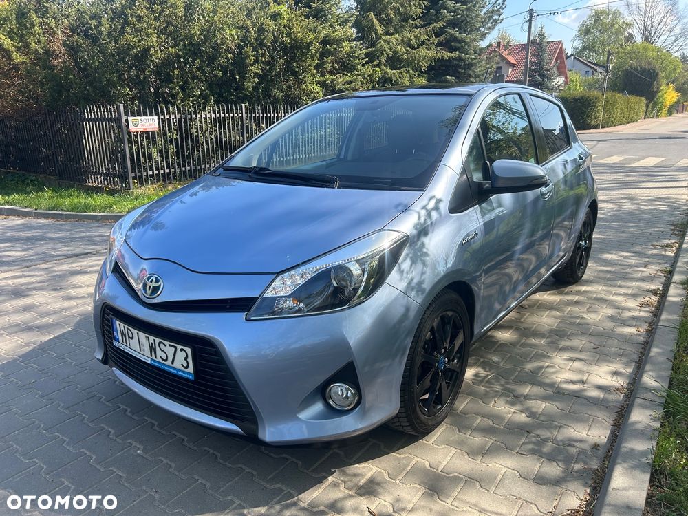Toyota Yaris Hybrid 100 Premium - 2
