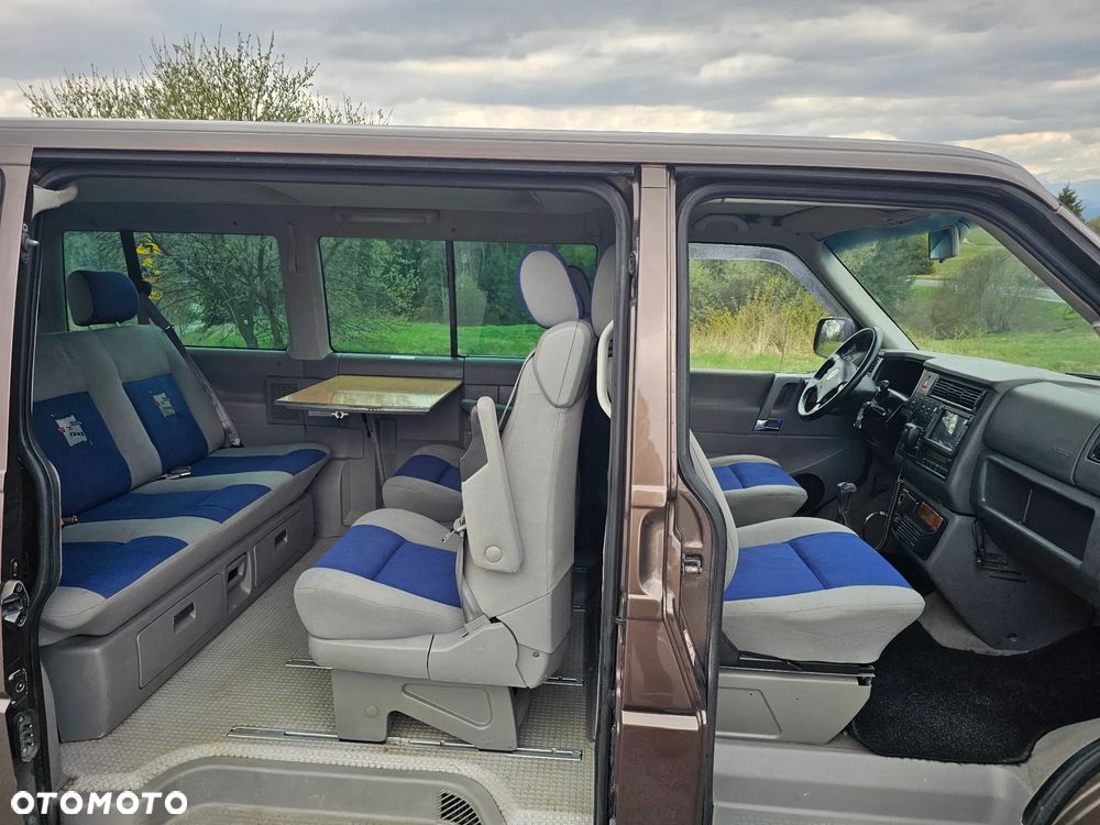 Volkswagen Multivan - 20