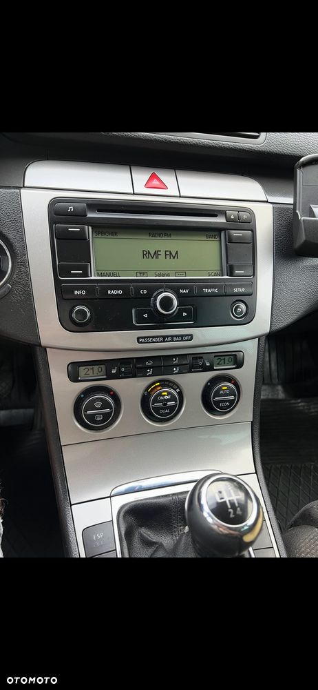 Volkswagen Passat 1.9 TDI Comfortline - 11