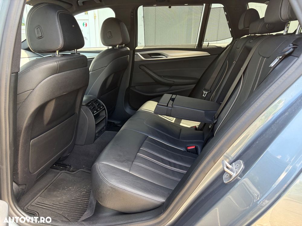 BMW Seria 5 520d xDrive AT MHEV - 30