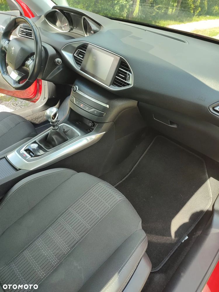 Peugeot 308 1.2 PureTech Allure S&S - 8