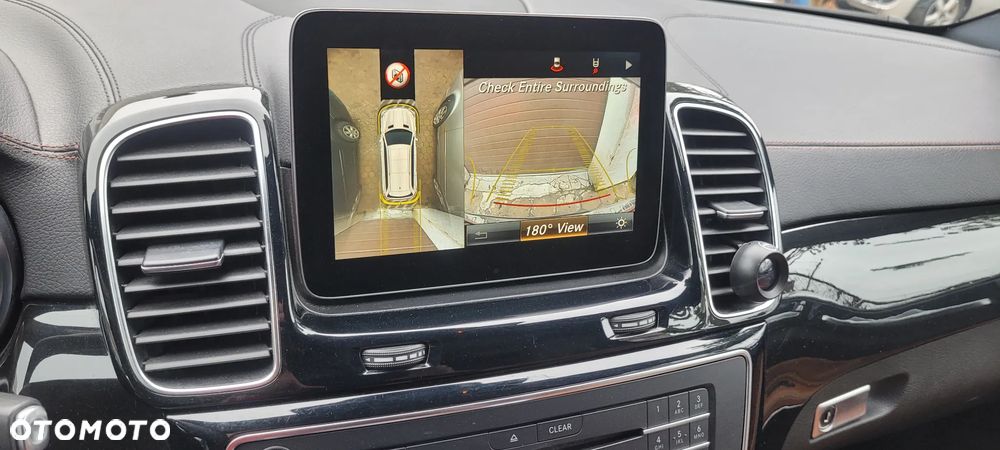 Mercedes-Benz GLS - 18