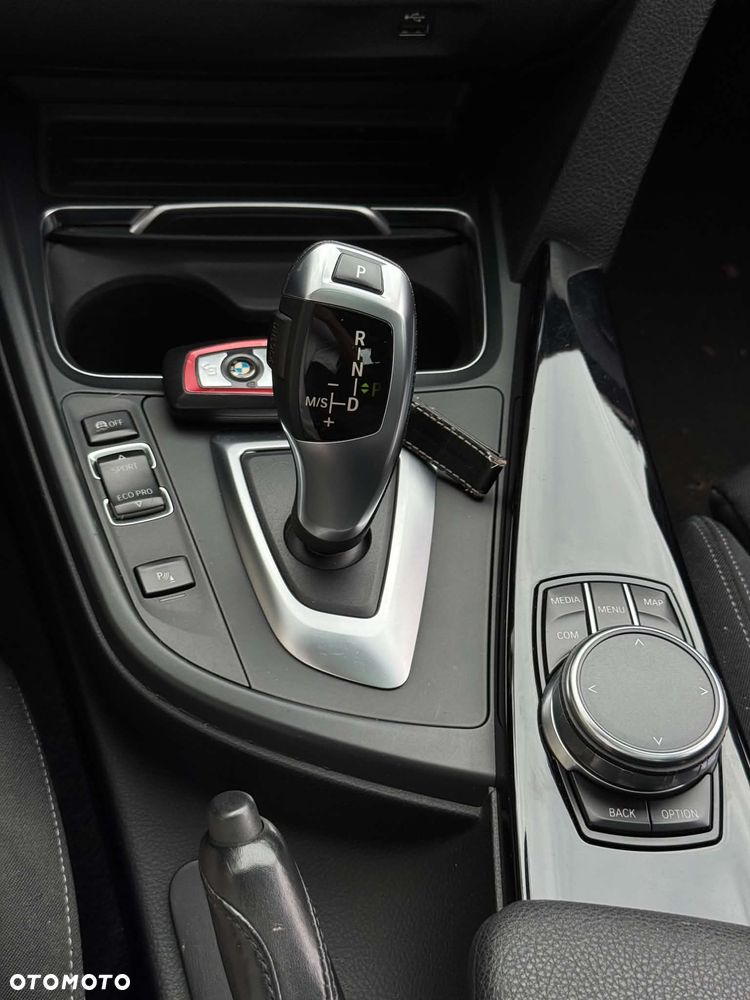 BMW 3GT 318d Sport Line - 11