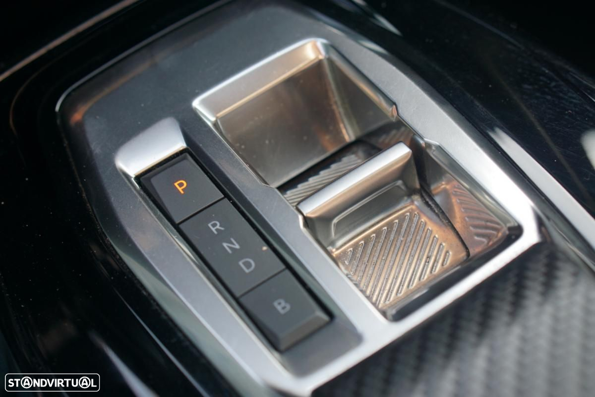 Peugeot e-2008 50 kWh GT - 24