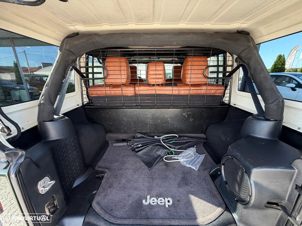 Jeep Wrangler Unlimited 2.8 CRD MTX Sahara Urban Edition - 17
