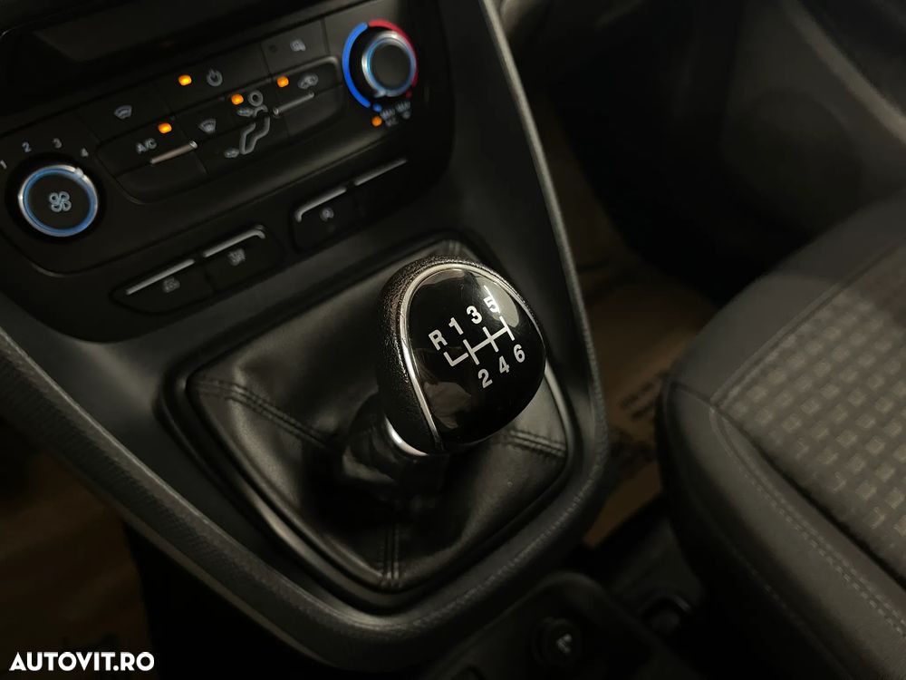 Ford Transit Connect - 15