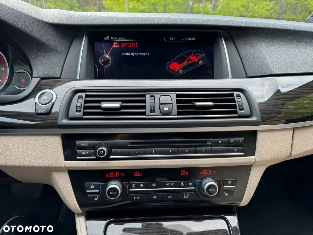 BMW Seria 5 525d xDrive Luxury Line - 30