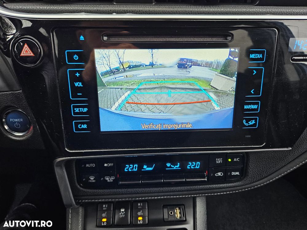 Toyota Auris 1.8 Hybrid Executive - 19