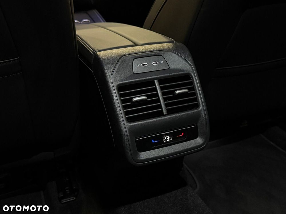 Volkswagen Passat 2.0 TSI Business Plus DSG - 32