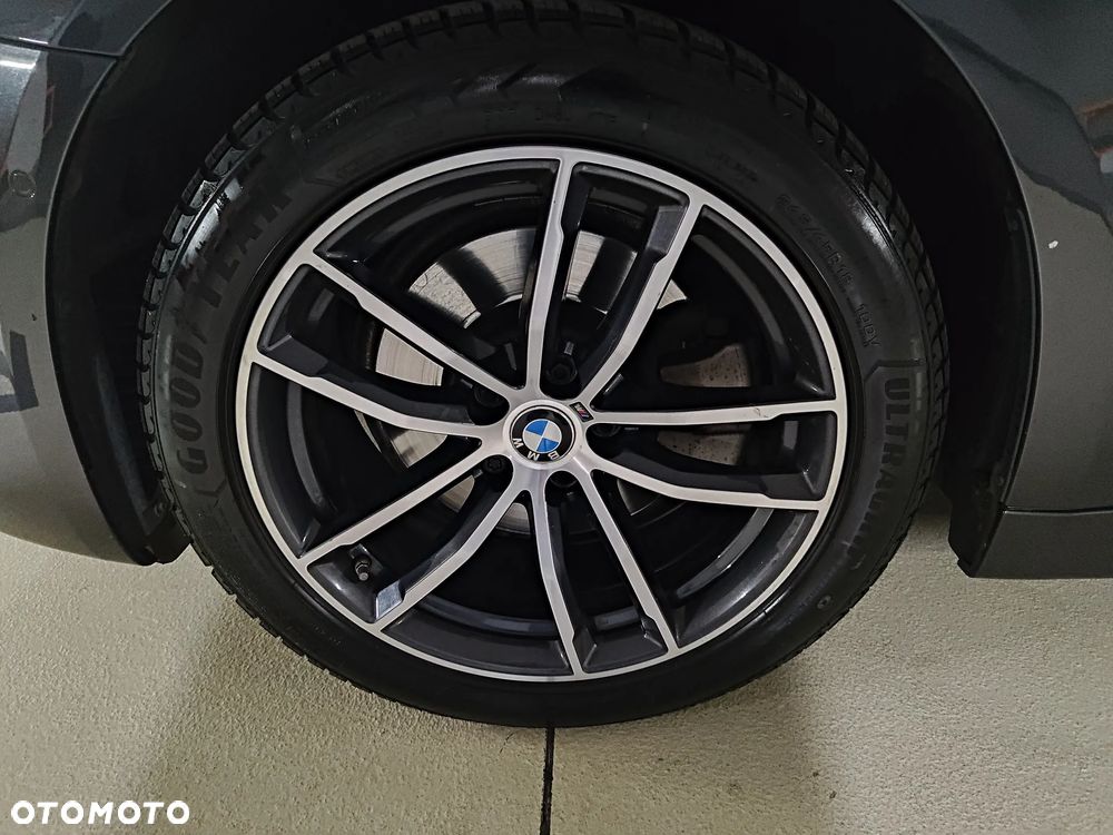 BMW Seria 5 520d xDrive - 15