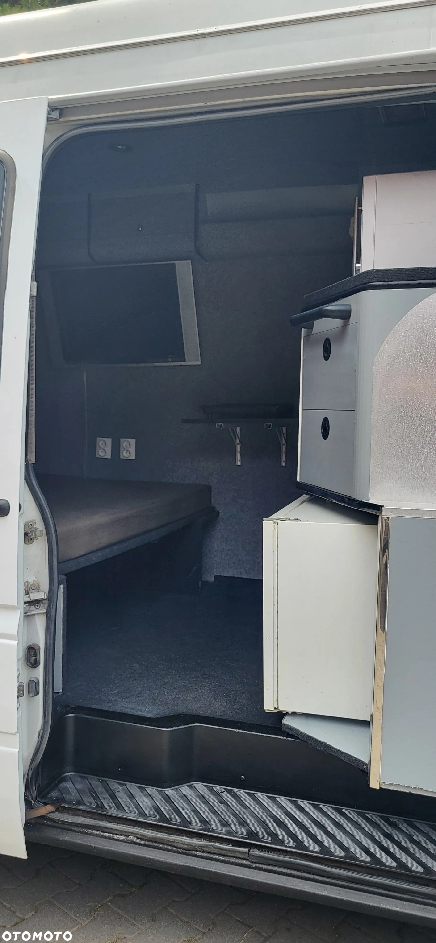 Mercedes-Benz Sprinter - 4