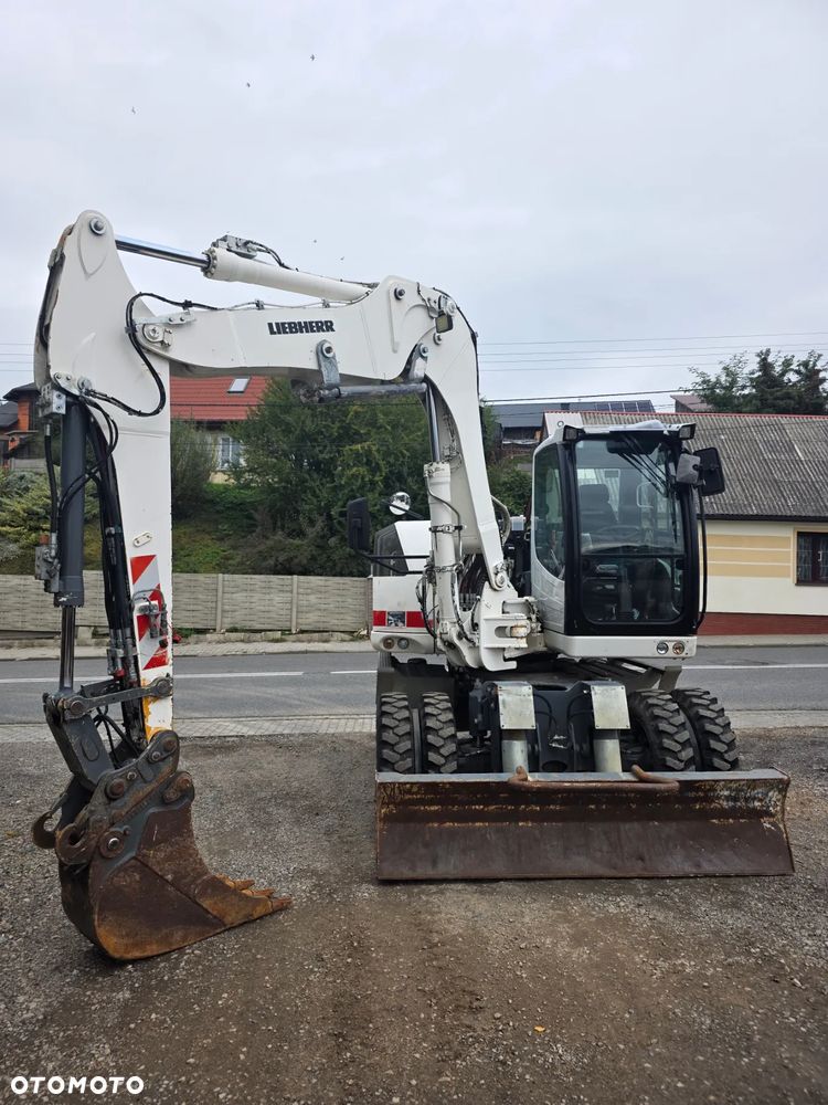 Liebherr 912 Compact - 9