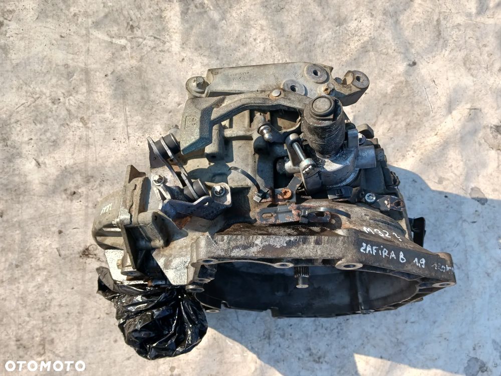 Skrzynia biegów M32 Opel Zafira B Astra H Signuum 1.9 CDTI 120km 150km 6 biegów GWARANCJA - 2