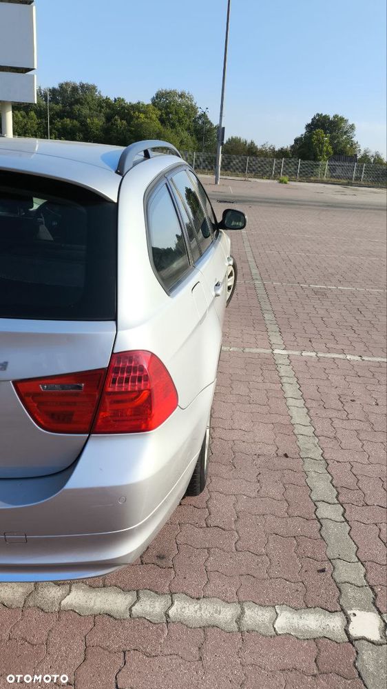 BMW Seria 3 318d - 4