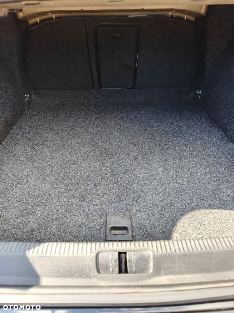 Volkswagen Passat 2.0 TDI Comfortline - 16