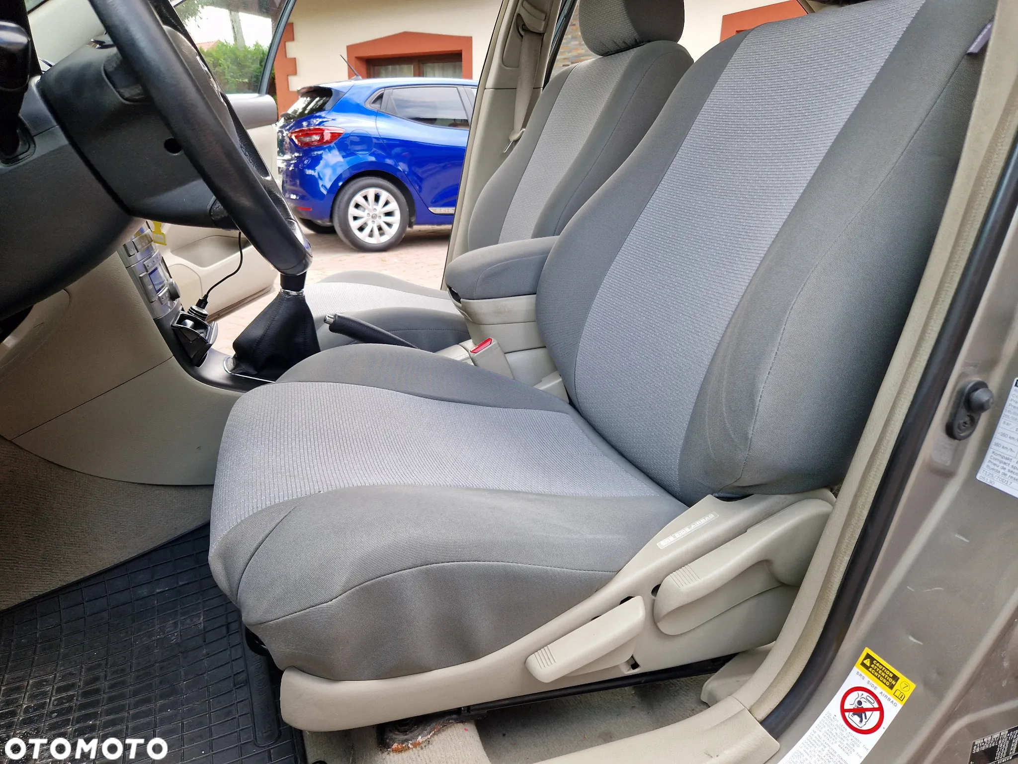 Toyota Avensis 1.8 VVT-i Sol - 22