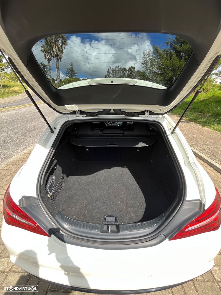 Mercedes-Benz CLA 180 d Shooting Brake AMG Line - 13