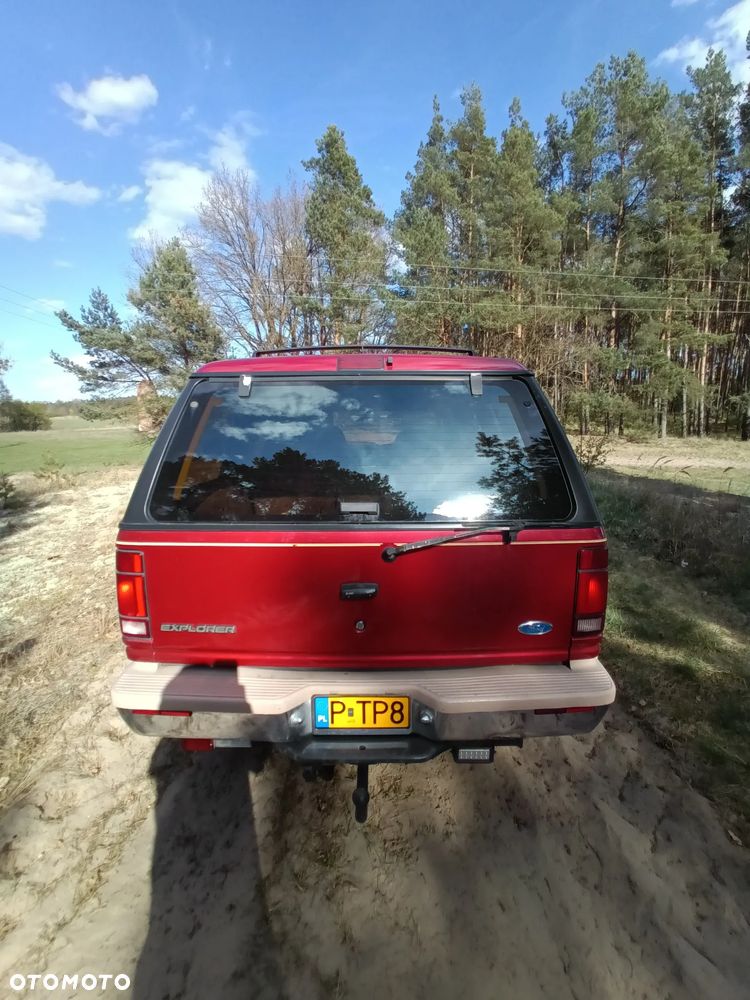 Ford Explorer Standard - 30