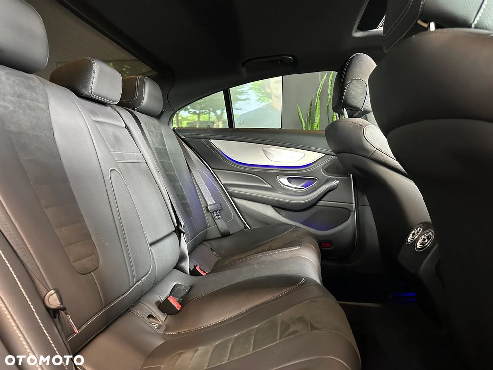 Mercedes-Benz CLS 300 d 4-Matic AMG - 14