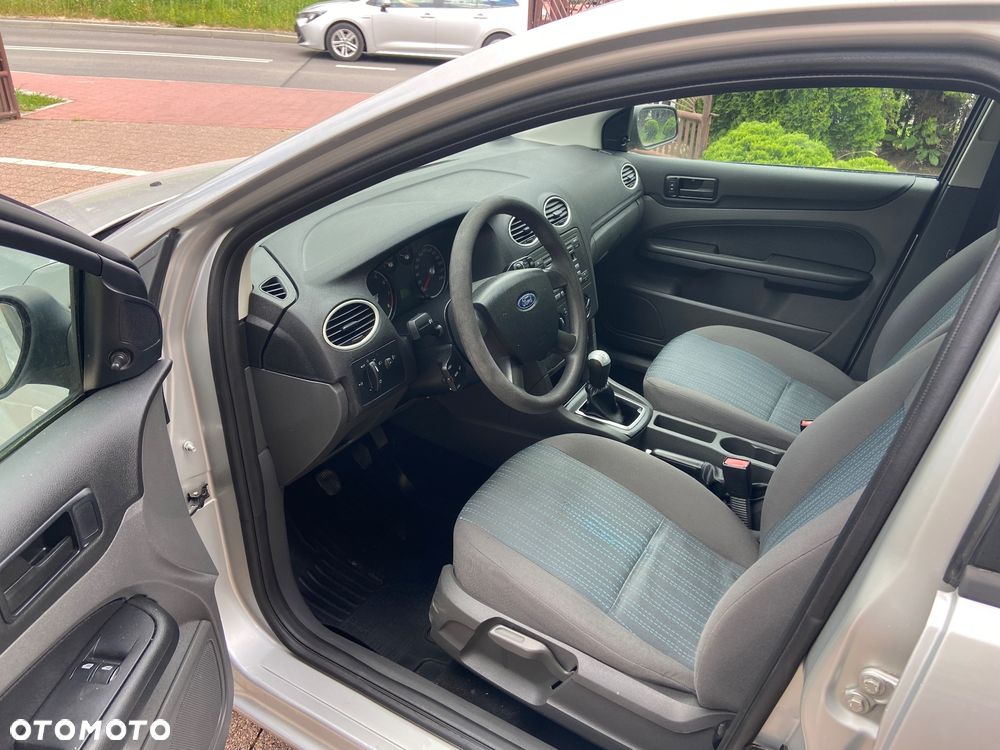 Ford Focus 1.6 Ambiente - 15