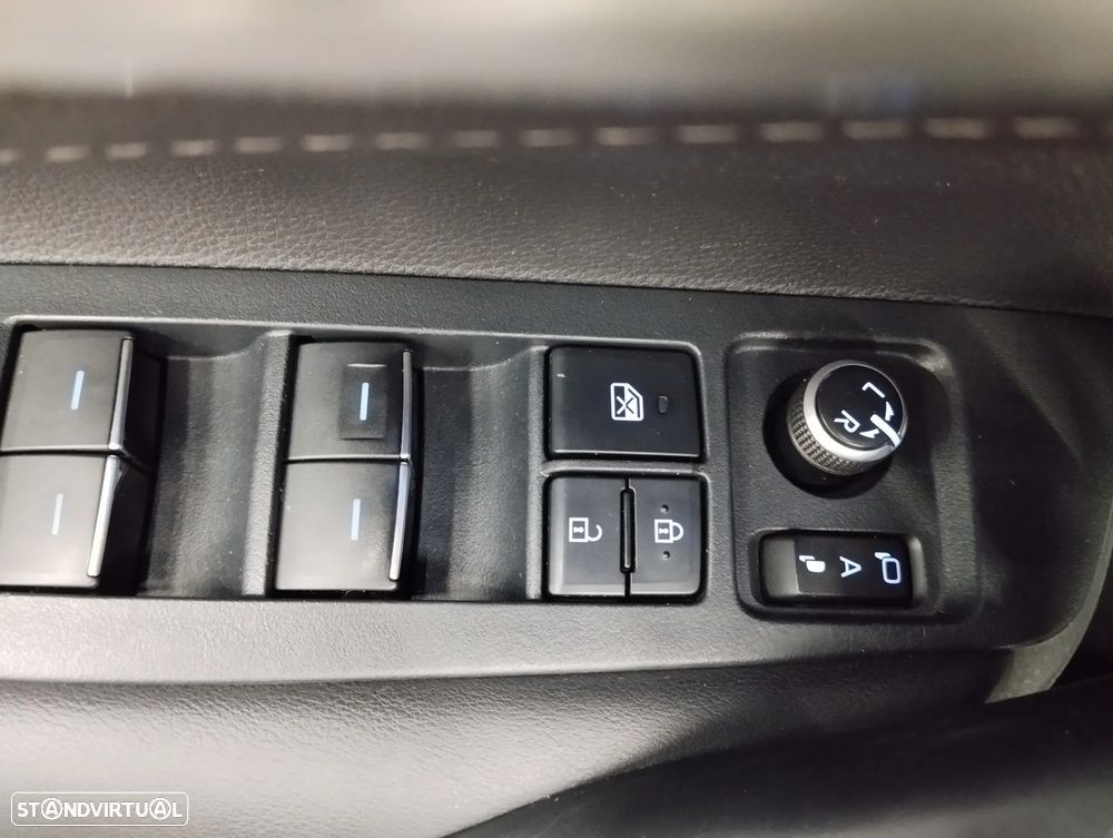 Toyota Corolla 1.8 Hybrid Square Collection - 18