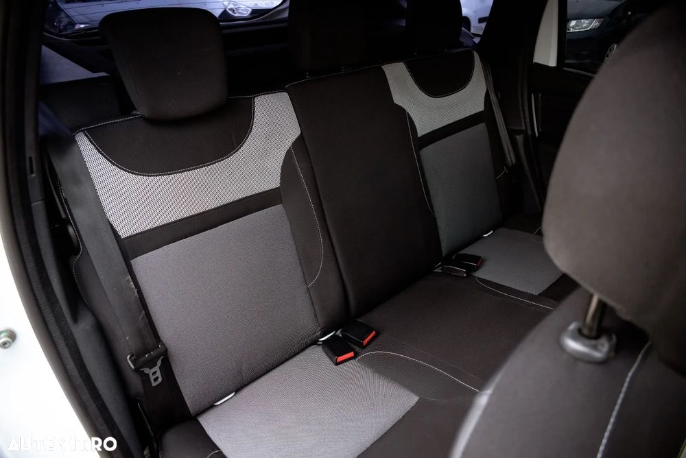 Dacia Duster 1.5 dCi 4x2 Laureate - 17