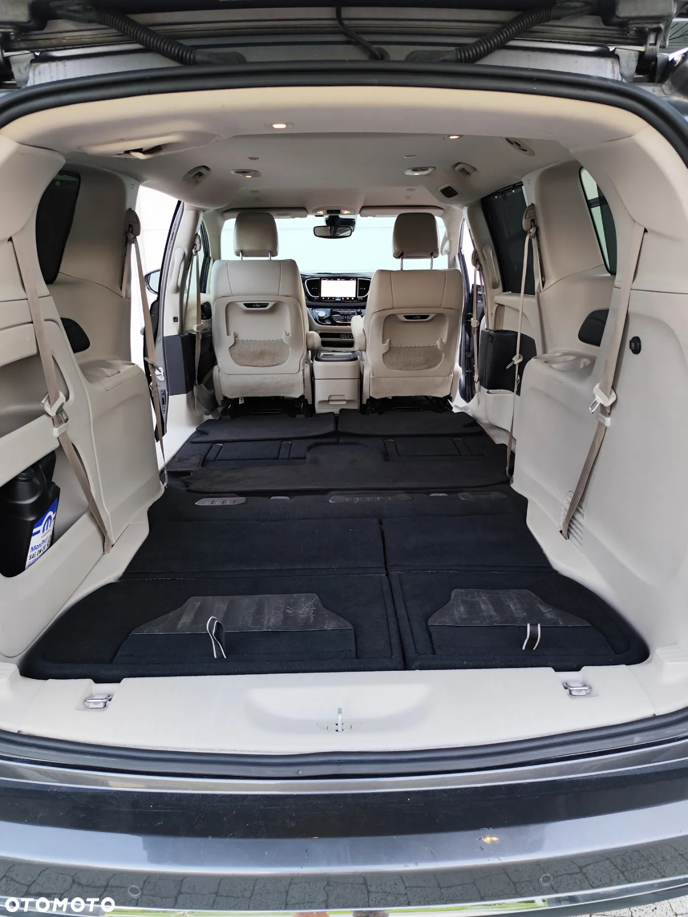 Chrysler Pacifica - 11