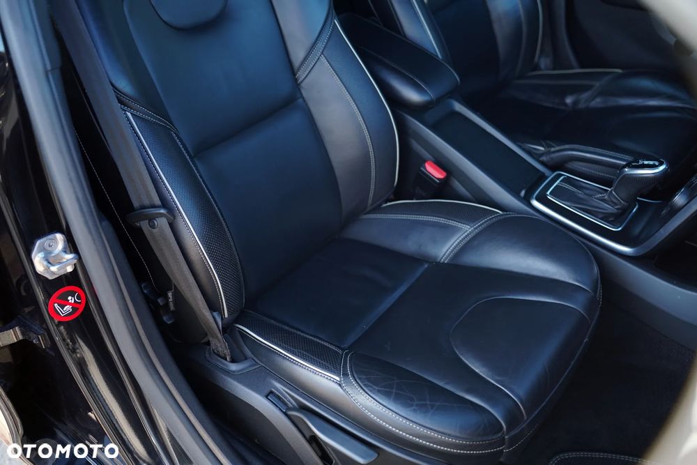 Volvo V40 T4 Geartronic RDesign - 24