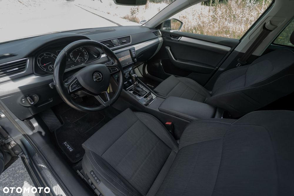 Skoda Superb 2.0 TDI DSG Ambition - 31