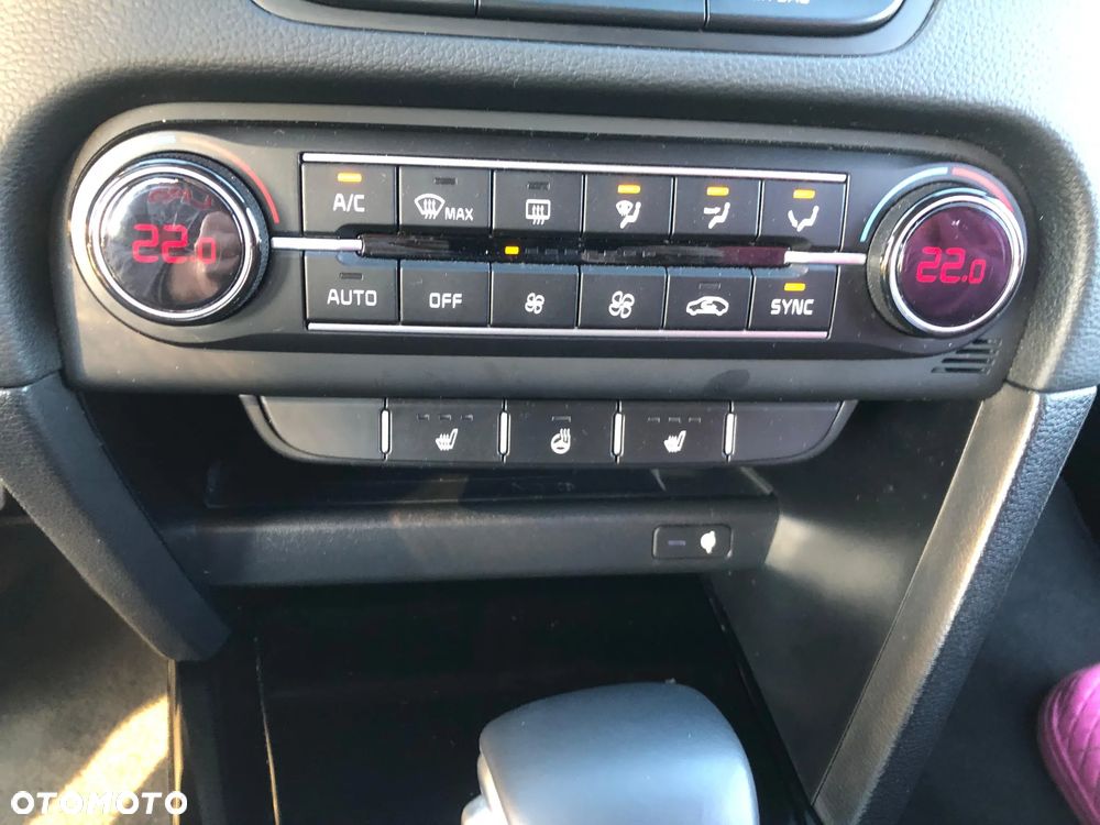 Kia XCeed 1.5 T-GDI Business Line DCT - 17