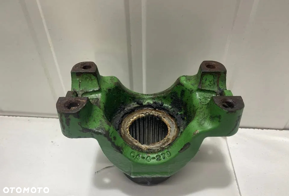 JARZMO KRZYŻAK JOHN DEERE S670,9650,9660,9660 STS, 9750STS H130409 - 2