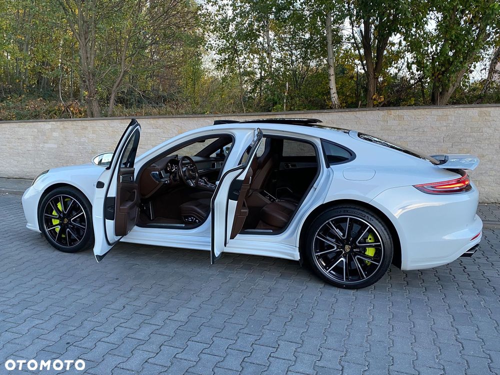 Porsche Panamera - 38
