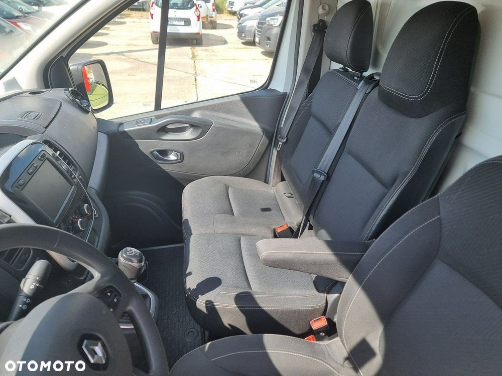 Renault Trafic - 12