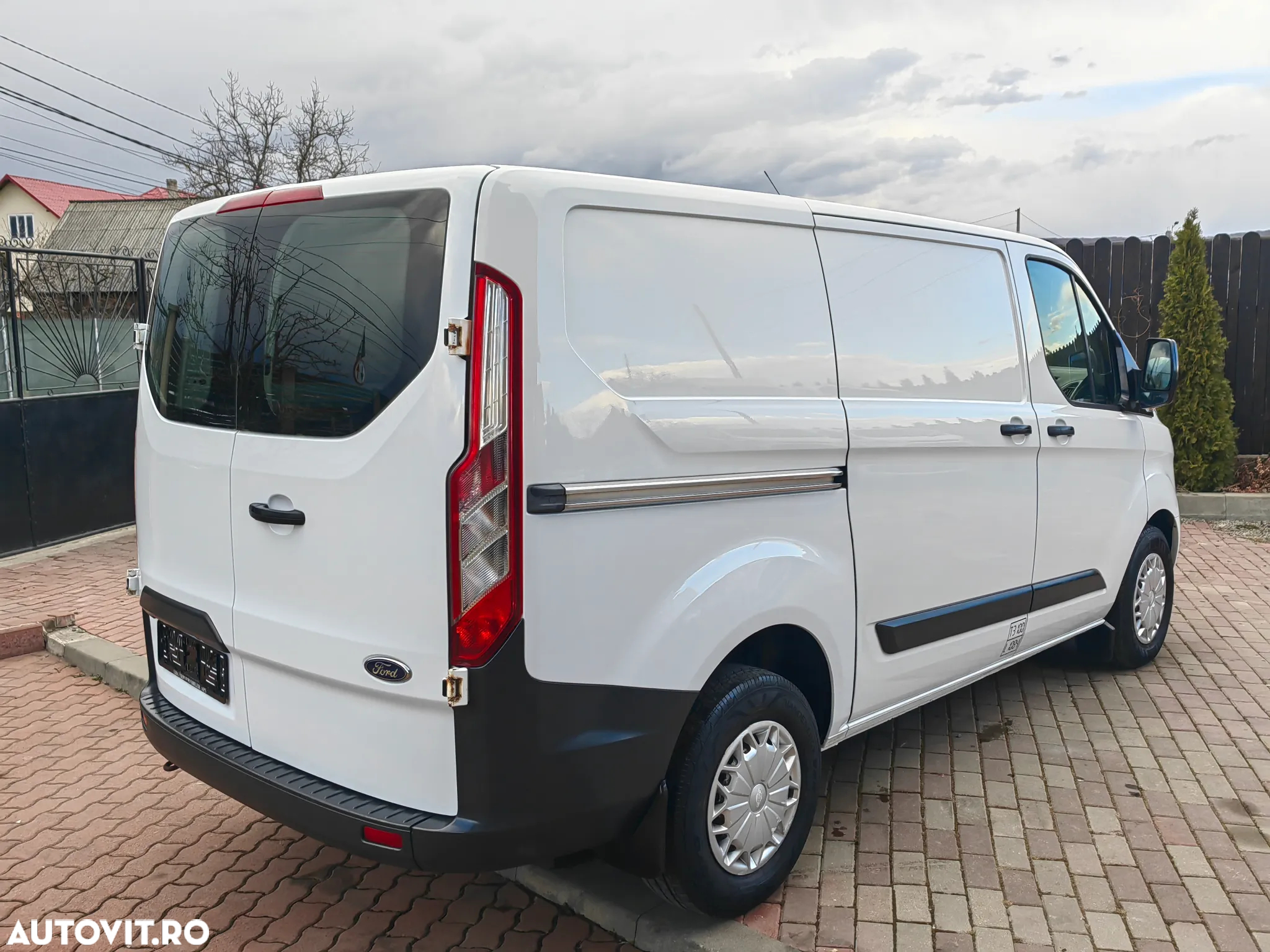 Ford Transit - 12