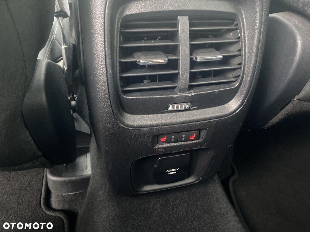 Ford Kuga - 11