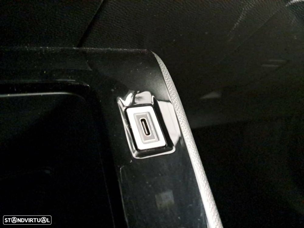 Peugeot 2008 1.2 PureTech Active - 21