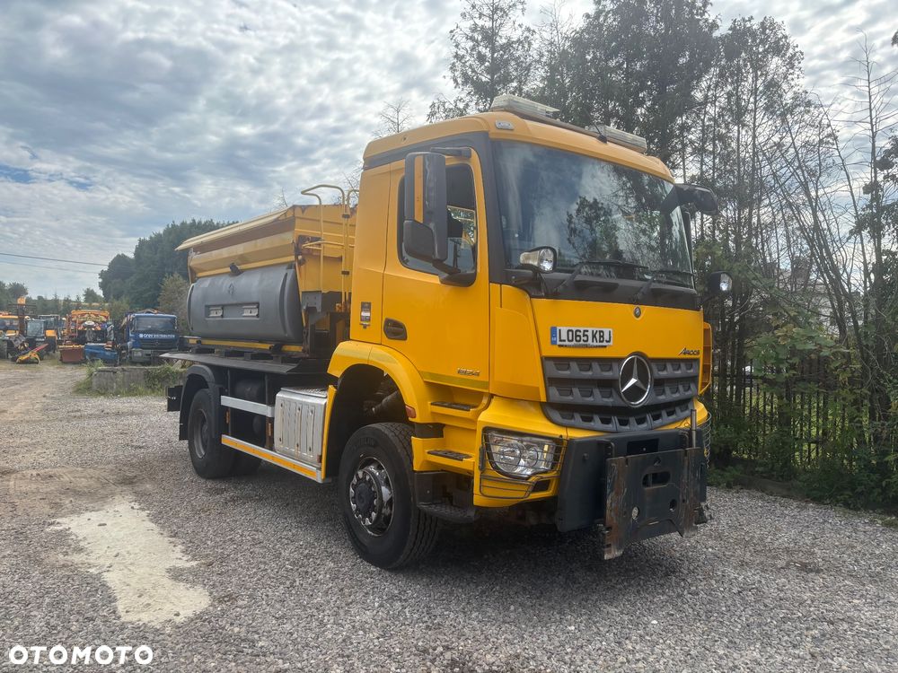 Mercedes-Benz Arocs 1824 4x4 Piaskarka solarka pług