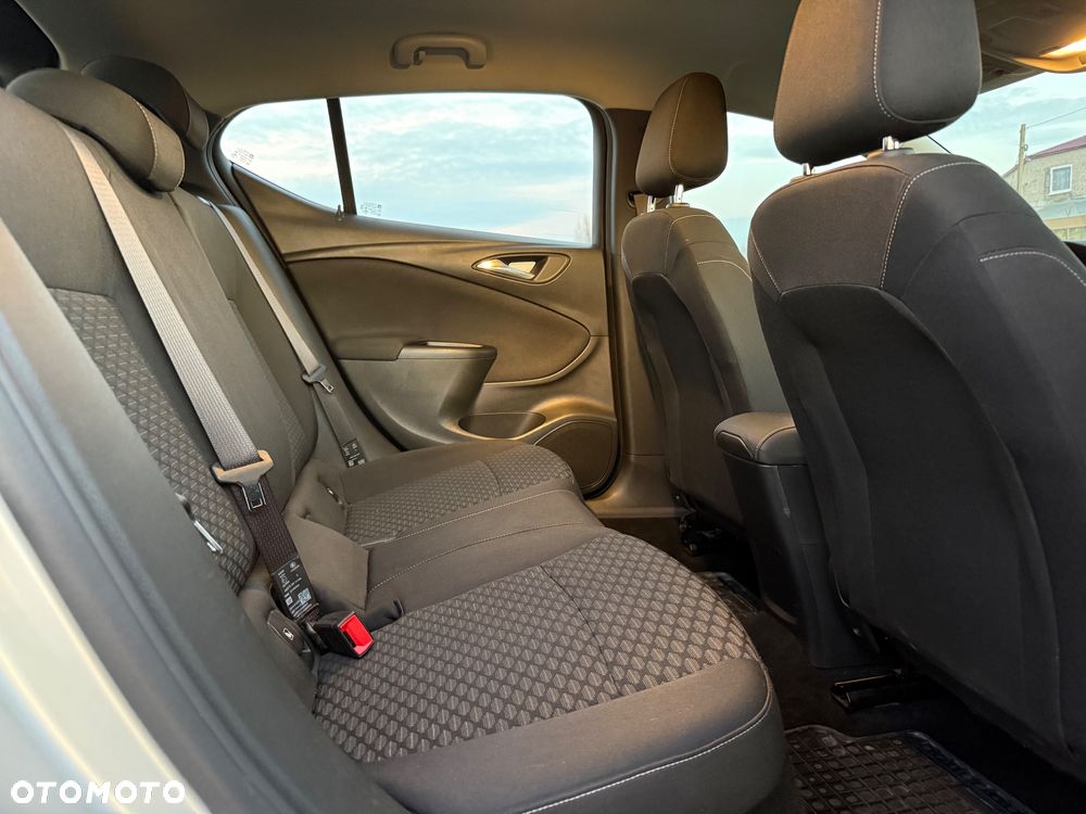 Opel Astra 1.6 D Start/Stop Dynamic - 24