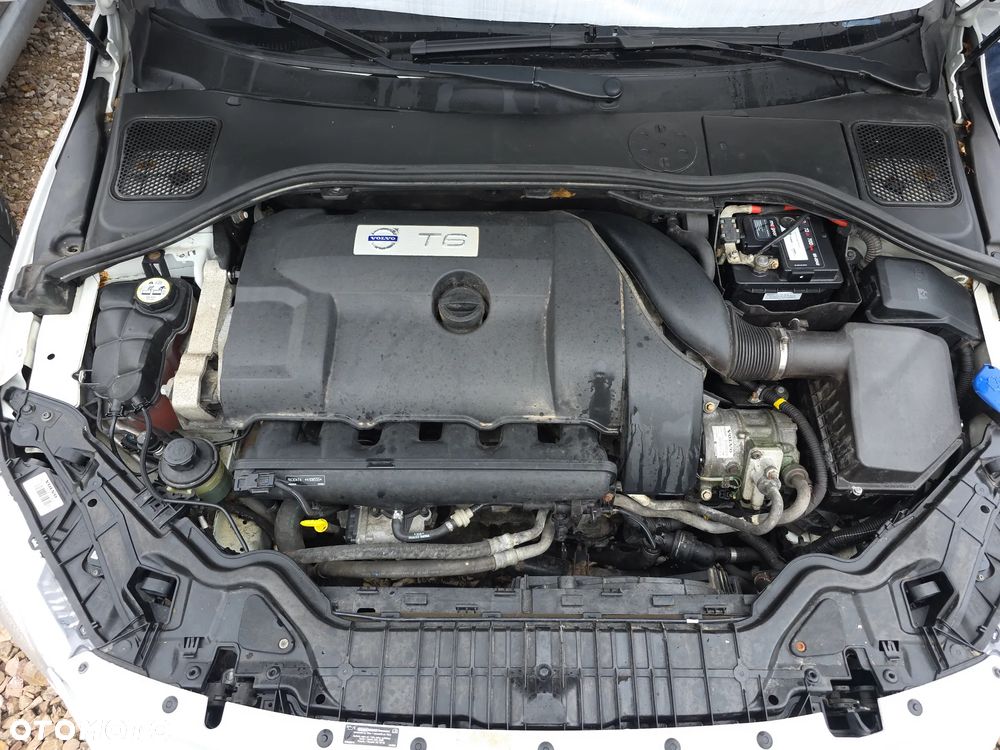 Volvo V60 T6 AWD Summum - 36