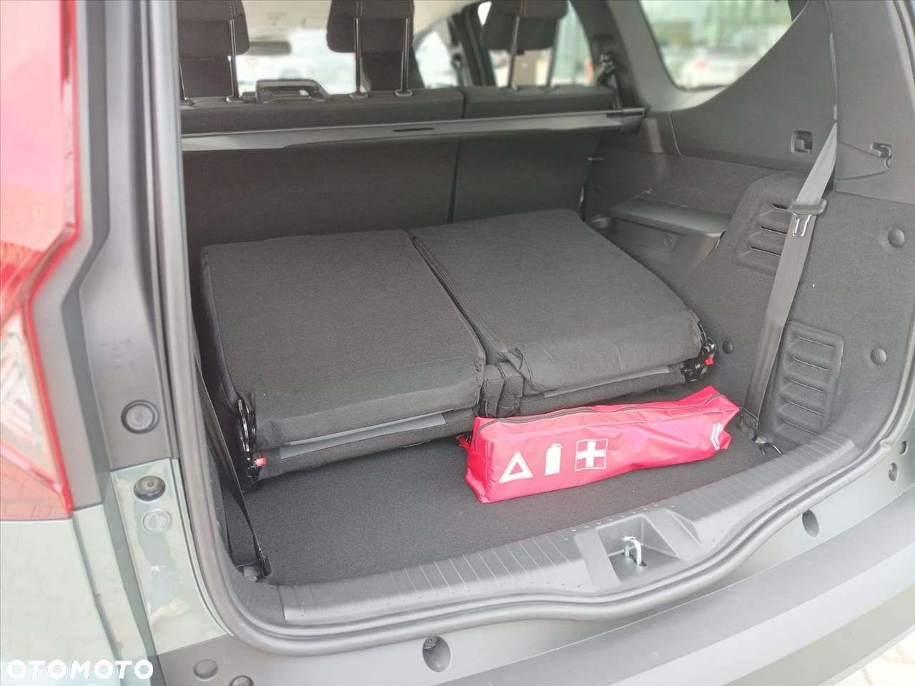 Dacia Jogger 1.6 Full Hybrid 140 Extreme MMT - 11