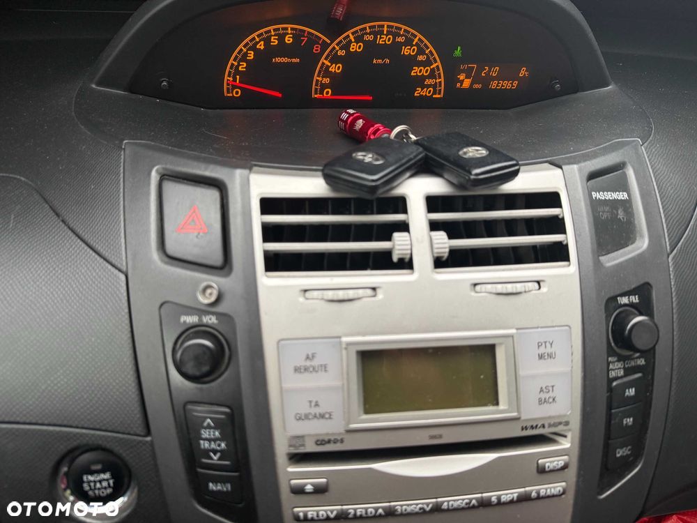 Toyota Yaris - 4