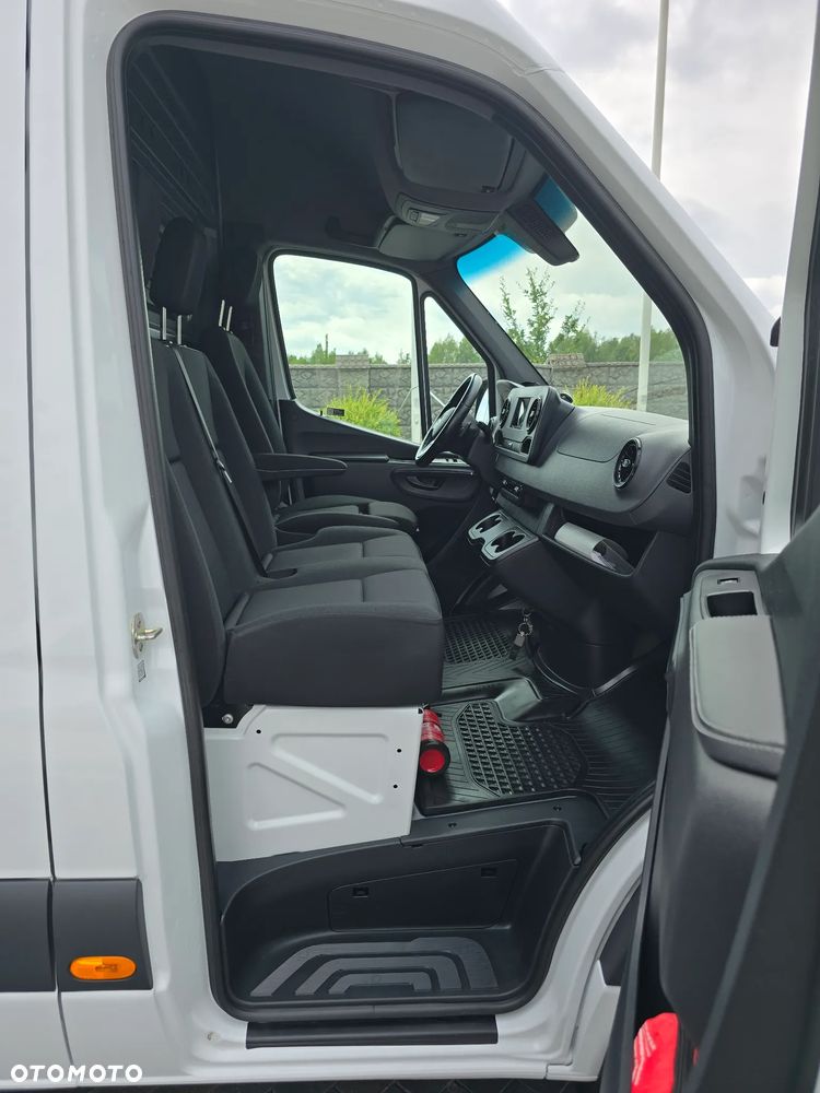 Mercedes-Benz SPRINTER 319 3.0 V6 190KM 60 Tyś km LONG 4,80cm Długi BOGATA OPCJA WYPOSAŻENIA KAMERA FUL LED HIGH PERFORMANCE MBOX 7 cala SEDZENIE KIEROWCY KOMFORTOWE TEMPOMAT AKTYWNY SALON PL STAN NOWY NOWY NOWY SERWIS ASO DO OSTATNIEGO Km - 35