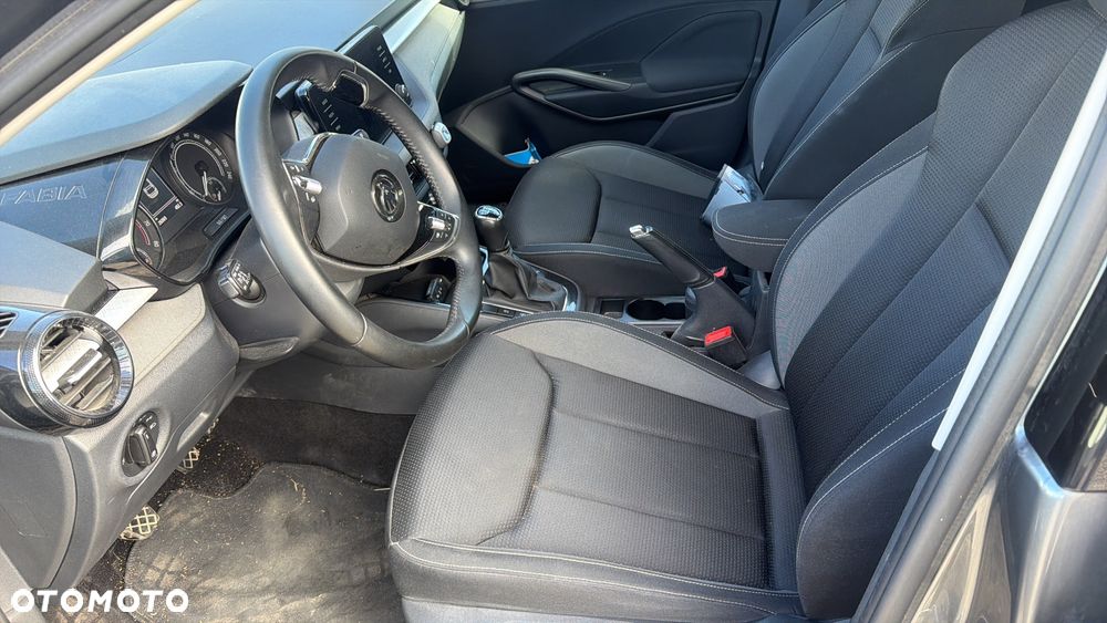 Skoda Fabia 1.0 TSI Tour - 19