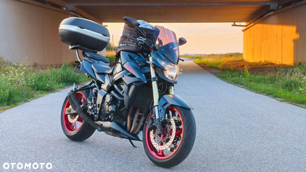 Suzuki GSR