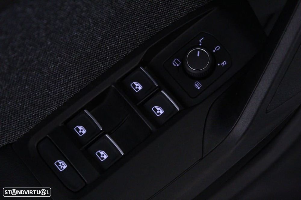 SEAT Leon 1.4 e-Hybrid Xcellence DSG - 20