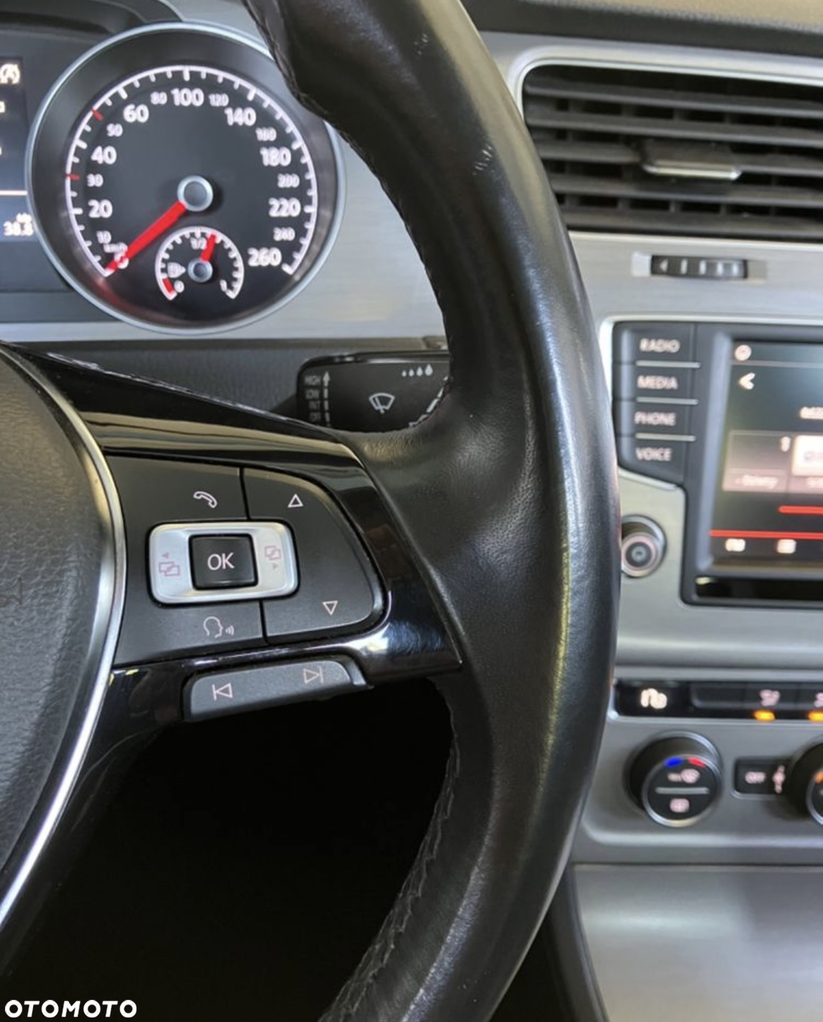Volkswagen Golf - 10