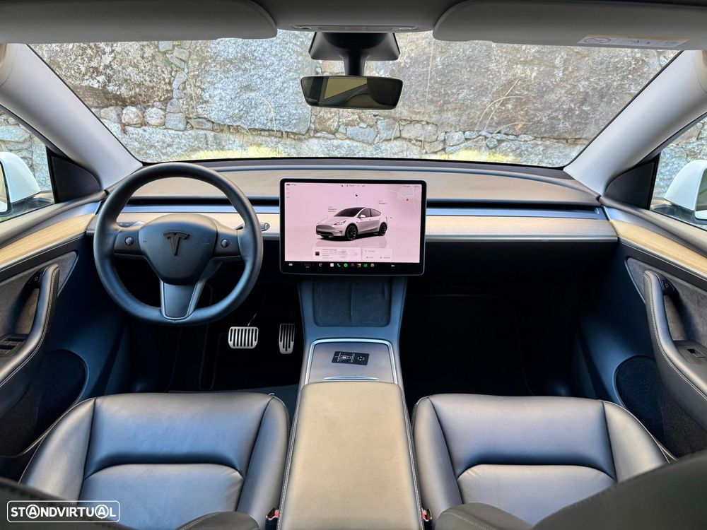 Tesla Model Y Standard - 30