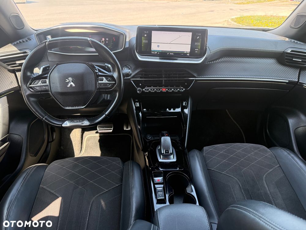 Peugeot 2008 PureTech 155 EAT8 GT Pack - 11