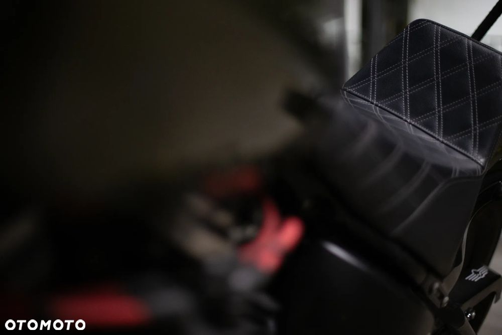 Harley-Davidson Softail Street Bob - 11